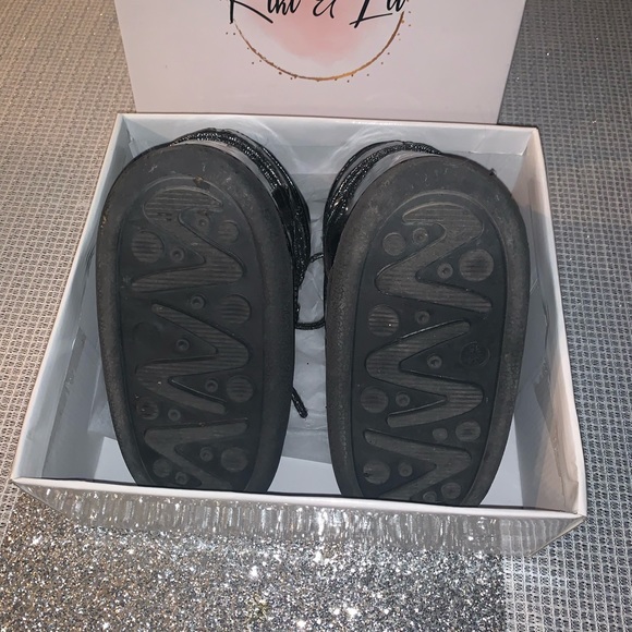 Girls Moon Boots - Picture 4 of 7